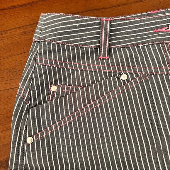 Daily Golf Skirt Skort Sports Women size S
Gray White Pinstripe Pink Threading - Picture 12 of 14
